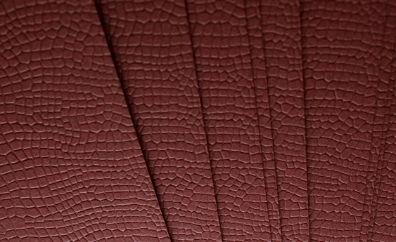 Фактура- крокодилья кожа, цвет бордо