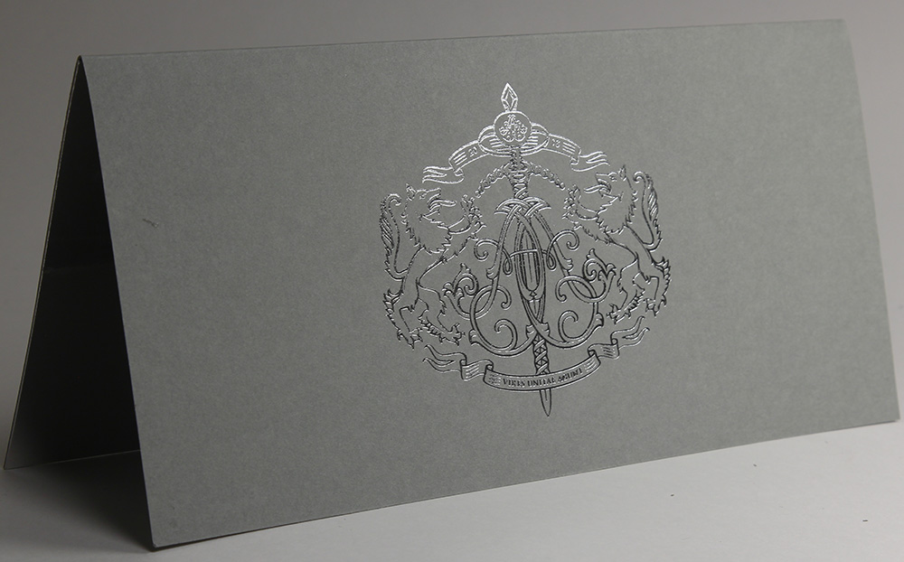 Оригинальная открытка на дизайнерской бумаге с серебряным тиснением